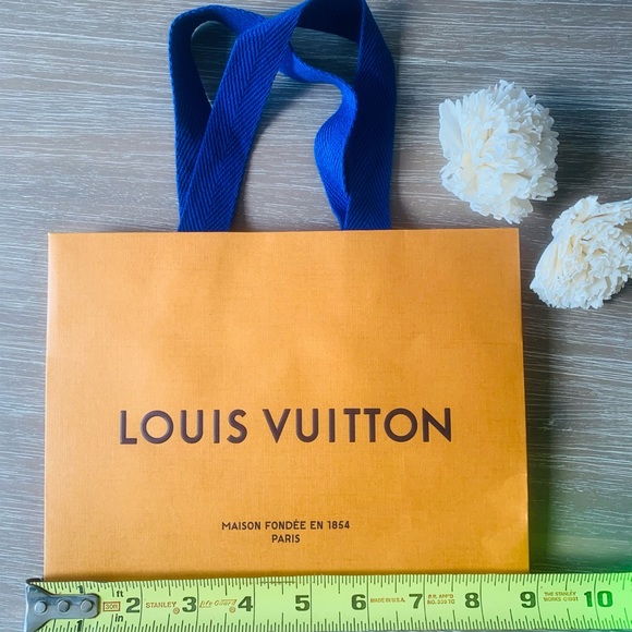 Louis Vuitton Shopping Bags - Picture 5 of 9